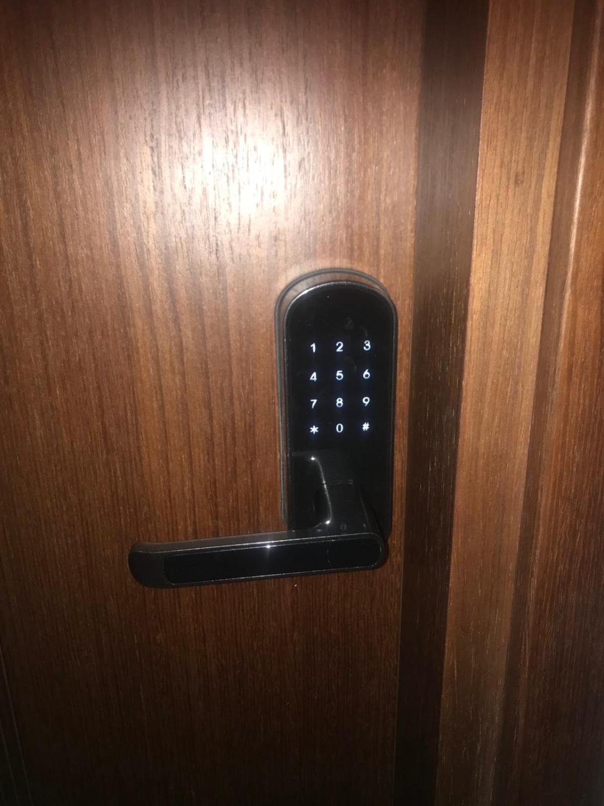 Lilia 3 Self-Check In Apartment With Hot Water Despite Prevention In The Neighborhood, Food And Drink Shop Open Until 10 Pm And Free Parking Area Next Ot 24 Hours Food And Drink Shop And Free Parking Area โซเฟีย ภายนอก รูปภาพ