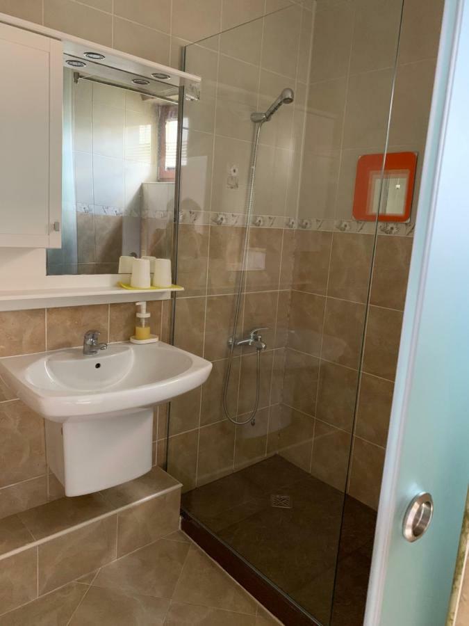 Lilia 3 Self-Check In Apartment With Hot Water Despite Prevention In The Neighborhood, Food And Drink Shop Open Until 10 Pm And Free Parking Area Next Ot 24 Hours Food And Drink Shop And Free Parking Area โซเฟีย ภายนอก รูปภาพ